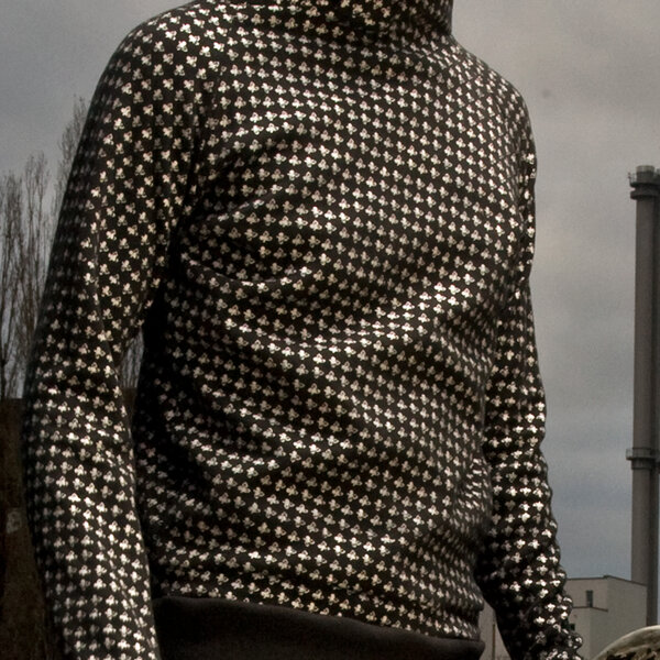Hoodie mit silbernen Blüten - Ken Panda