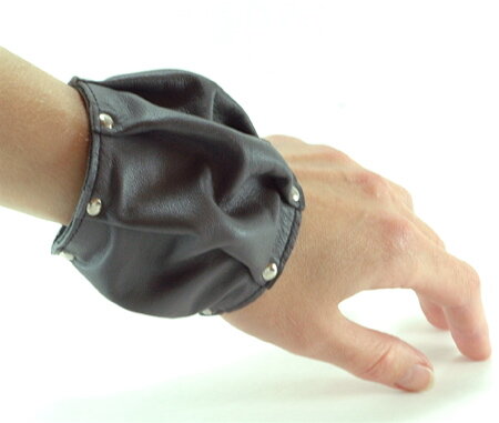 Armband-Tasche 9cm - AEHRENKRANZ