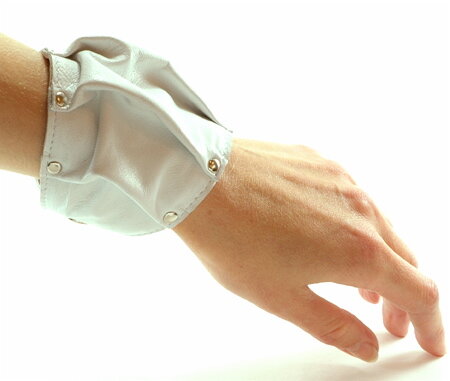 Armband-Tasche 9cm - AEHRENKRANZ