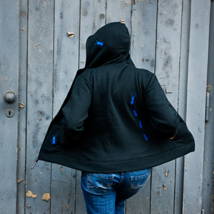'Ameisen' Frauen-Zip-HOODY aus Biobaumwolle - shop handgedruckt