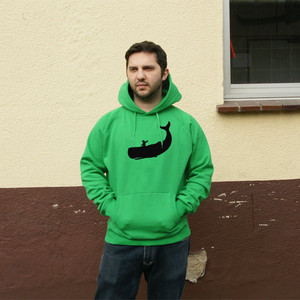 'Der Cowboy und der Wal' Männer-HOODY FAIR TRADE  - shop handgedruckt