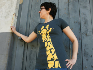 'Stephanie la girafe' Frauen-T-SHIRT FAIR TRADE - shop handgedruckt