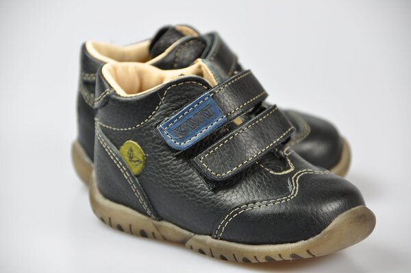 Kinderschuhe Lämmerl schwarz - KAVAT