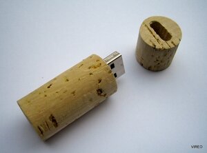 Usb Stick aus Kork - Vireo