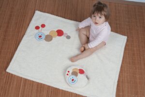 Spiel- und Krabbeldecke Raupe - Efie
