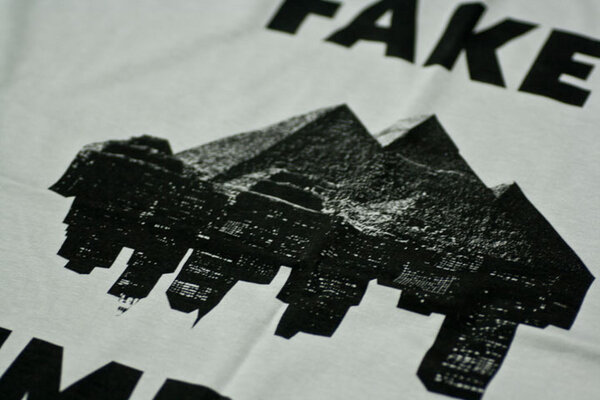 T-Shirt Fake Empire - Plain And Black