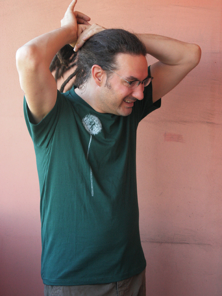 Bio- & Fair-Trade-Männershirt 'Pusteblume' tannengrün - Hirschkind