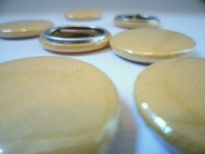 Upcycling-Anstecker Gelb, Button von Leesha - Leesha