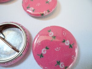 Upcycling-Anstecker Rosa Kreisel, Button von Leesha - Leesha