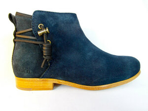 Rosewood Blue Suede Schue mit Ledersohle - ekn footwear
