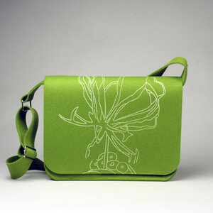 Laptoptasche 'Gloriosa/maigrün' groß mit Henkel - werkstatt-design