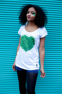 T-Shirt Grünes Herz - Green-Shirts; Earth Positive