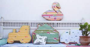 Cushion Swan - Kidsonroof