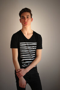 Herren, V Neck, Shirt, 'WAVES' - Re-Bello