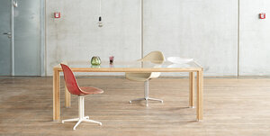 Großer Tisch / Tafel aus Eichen-Vollholz mit Glasplatte im alvari-Design - alvari